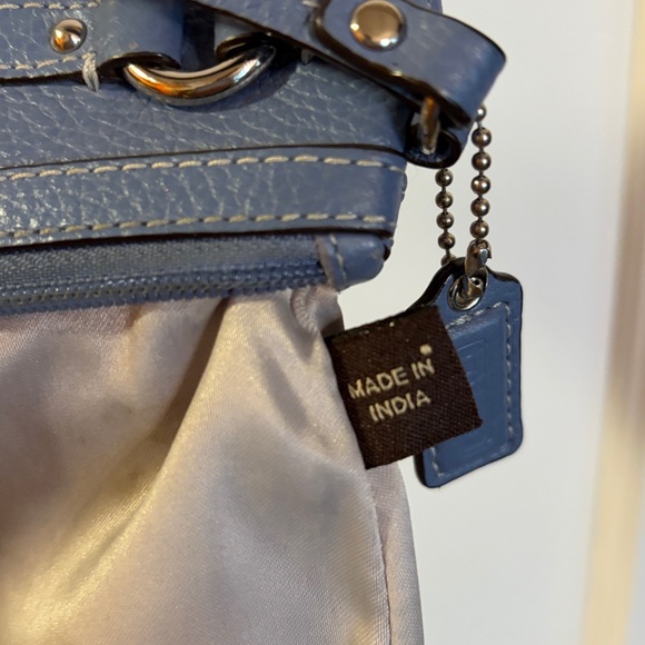 Vintage Coach Wristlet in Wedgwood Blue Leather - Picture 9 of 9